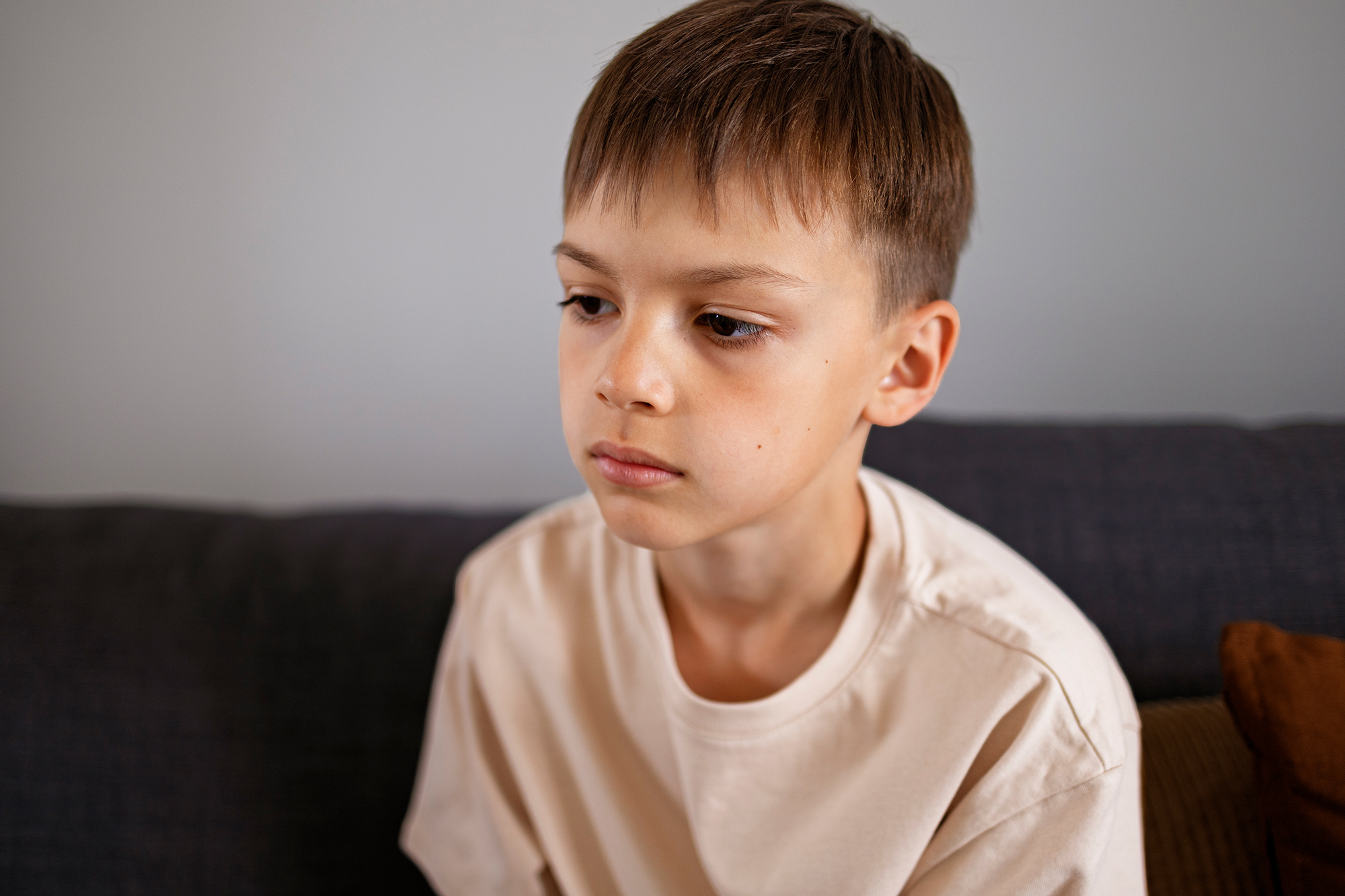 Çocuklarda Kaygı Bozukluğu: Belirtiler, Ebeveyn Yaklaşımı ve Tedavi (Yaşa Göre)